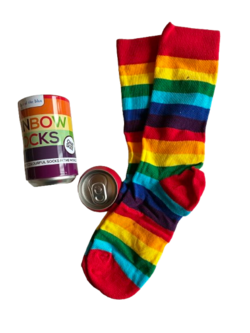 Regnbuestrømper i Metaldåse