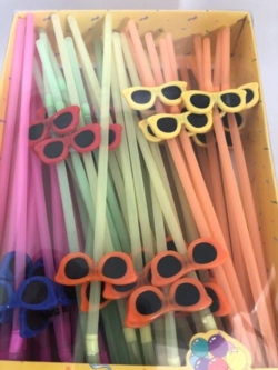 Sugerør med solbrille