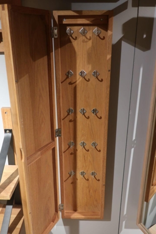 UNO NØGLESKAB I NEUTRAL OLIERET EG