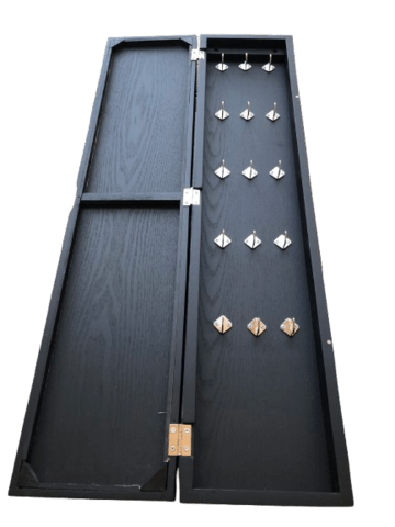 UNO NØGLESKAB I SORT MALET EG