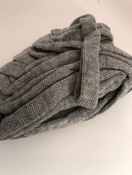 Tubestrik, grå 1,5 cm. 1 meter