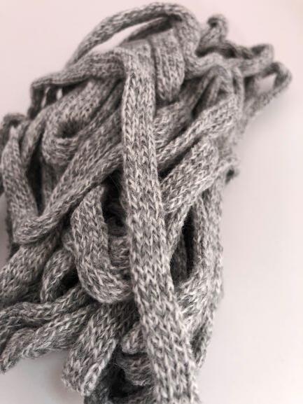 Tubestrik, gråmeleret 1 cm. 10 meter