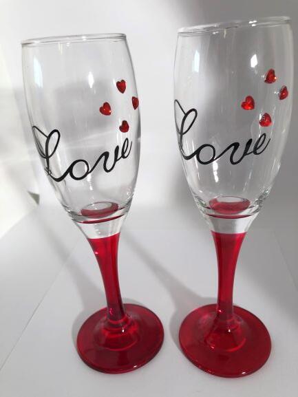 Mousserende glas med hjerter